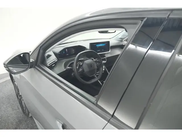 Peugeot 208 Hybrid 100 e-DCS6 Allure | Camera | Apple Carplay | Keyless Entry | Parkeersensoren