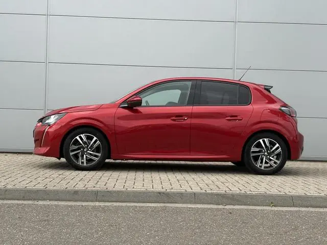Peugeot 208 1.2 PureTech Allure | Camera | Navigatie  Keyless start | Trekhaak | Apple Carplay/Andro...