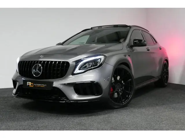 Mercedes-Benz GLA-klasse AMG 45 4MATIC Premium Plus / UNIEK / Panoramadak / AMG Performance sport-ui...