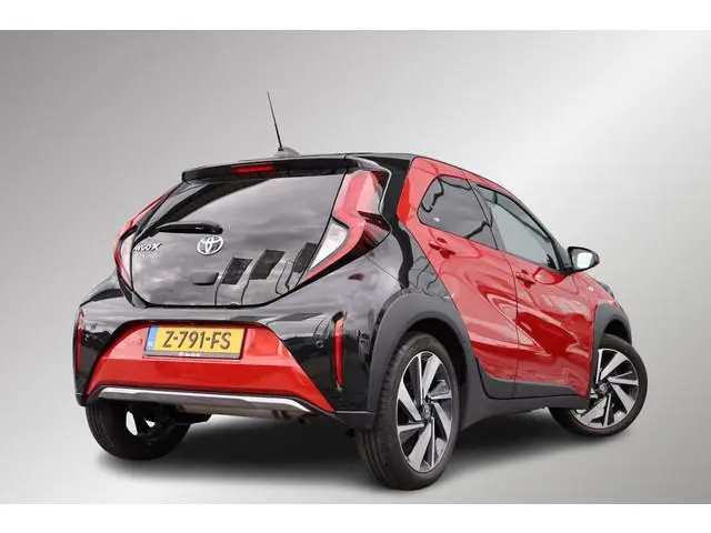 Toyota Aygo X 1.0 VVT-i S-CVT Envy Automaat, Parkeersensoren