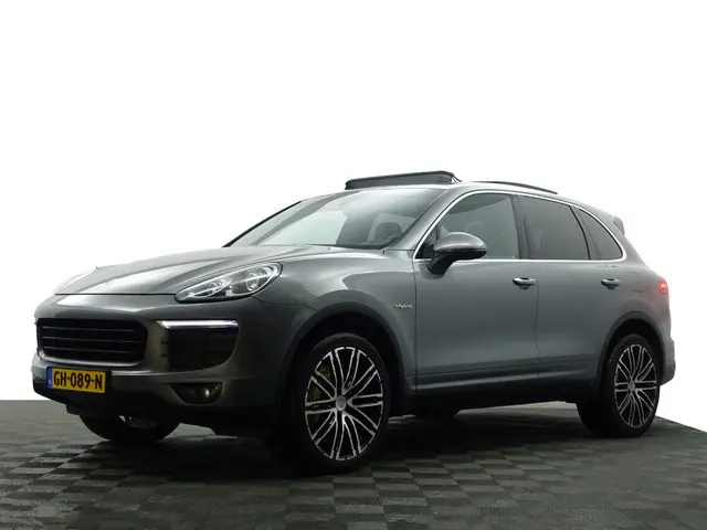 Porsche Cayenne 3.0 S E-Hybrid- Panoramadak, Luchtvering, Xenon Led, Navigatie, Leder Interieur