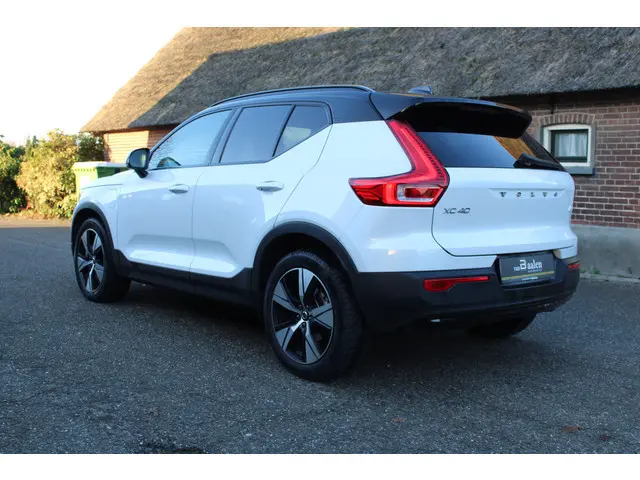 Volvo XC40 1.5 T4 Recharge R-Design PHEV SOh 88.8% PANO NAVI ORG NL 73000KM!!