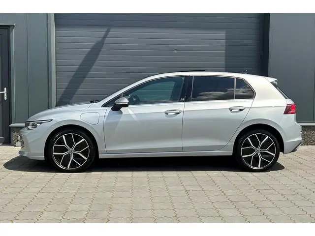 Volkswagen Golf 1.5 eHybrid 50 Edition PANO 9958KM! 1e eig.! NL-auto!