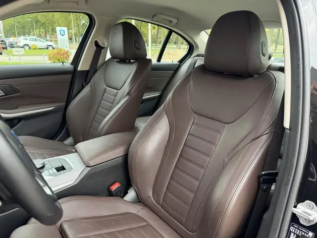 BMW 3-serie 320e PHEV / Camera / Leder / Carplay / Sensoren / Cruise /