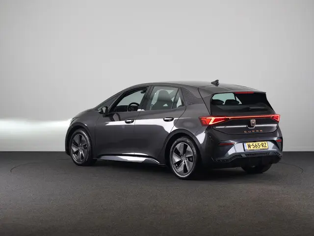 CUPRA Born Business One 62 kWh 204pk | SoH 95% | Navigatie | Adaptieve cruise controle | Verwarmbare...
