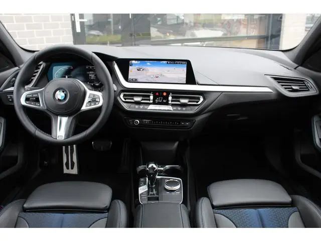 BMW 1-serie 118i Business Edition M Sport / Carplay / LED / N.A.P.