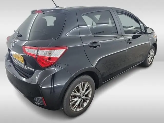 Toyota Yaris 1.5 Hybrid Dynamic 1e-Eig. & Dealer-Onderh. BOVAG-Garantie. NL-Auto.