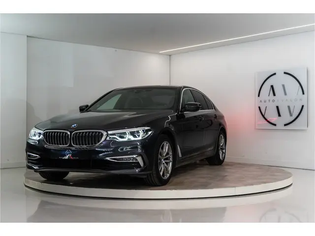 BMW 5-serie 520i High Executive Edition 184PK | NL AUTO+NAP | Sfeer | LED | Trekhaak | Memory&Leder...