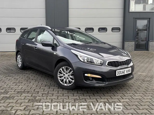 Kia Ceed Attract Airco 1.4 Stuurverwarm. Hill Assist Isofix