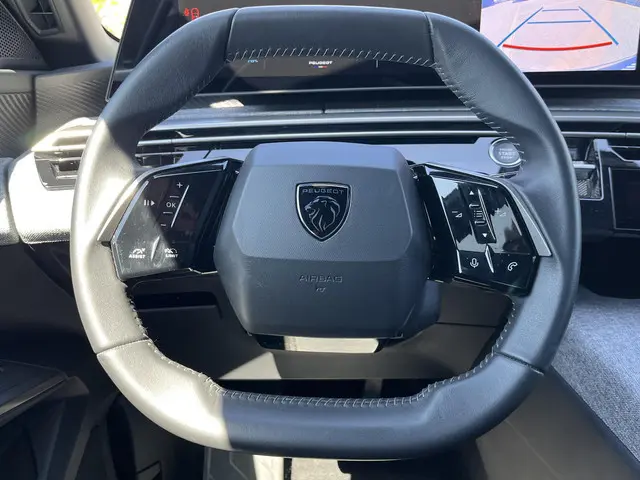 Peugeot e-3008