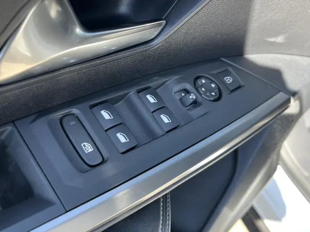 Peugeot e-3008