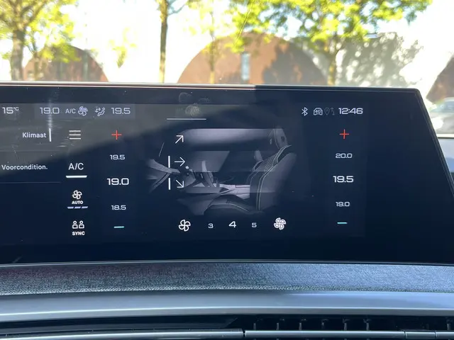 Peugeot e-3008