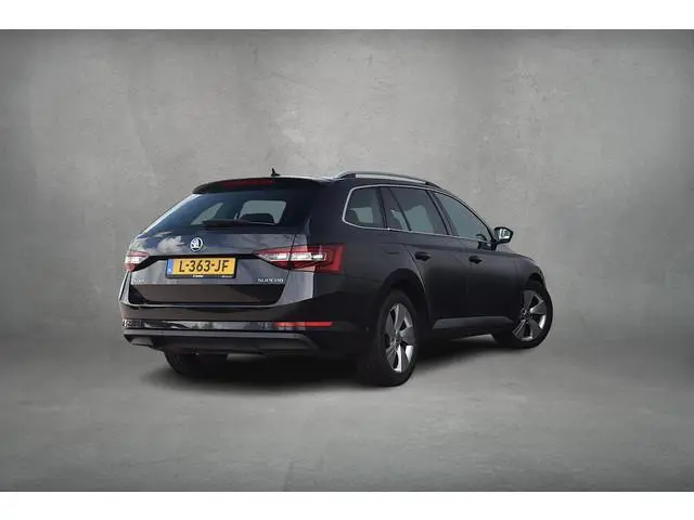 Skoda Superb Combi 1.4 TSI ACT Style Business | AppleCarplay | Stoelverw. | Leder | Adaptive