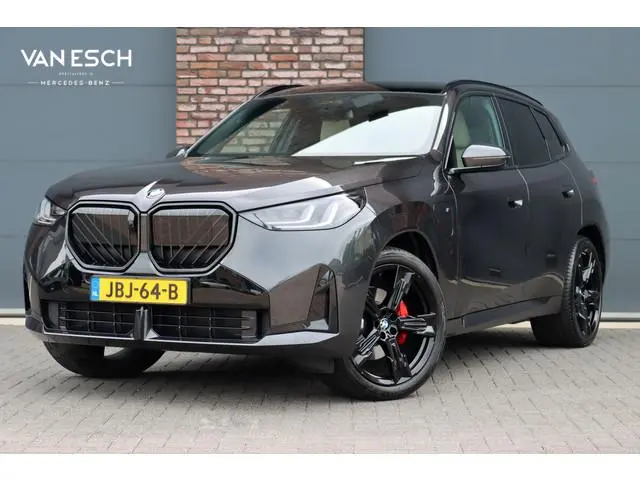 BMW X3 30e xDrive M-Sport Pro | Panoramadak | Memory | Stoelventilatie | Surround Camera | HUD | Ver...