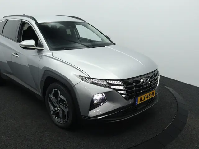 Hyundai Tucson 1.6 T-GDI HEV Comfort Smart | Navigatie | Camera | Stoelverwarmi