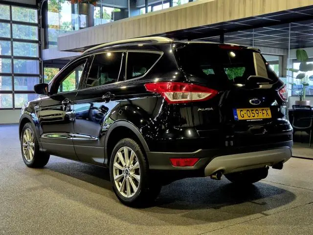Ford Kuga 1.6 Titanium Navi | Sensoren | Trekhaak | Verw. stoelen-voorruit | Cruise