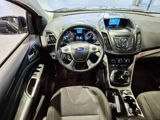Ford Kuga 1.6 Titanium Navi | Sensoren | Trekhaak | Verw. stoelen-voorruit | Cruise