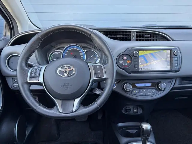 Toyota Yaris 1.5 Hybrid Trend 2e Eigenaar,Navi,Camera,Clima,Cruise,5 Deurs,Lm velgen,102pk,N.A.P,Apk...