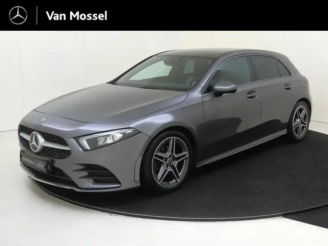 Mercedes-Benz A-klasse 180 Business Solution AMG / Carplay / 18"/ Achteruitrijcamera/ Parktronic/ Hi...