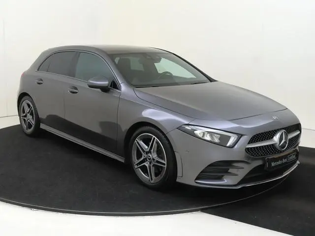 Mercedes-Benz A-klasse 180 Business Solution AMG / Carplay / 18"/ Achteruitrijcamera/ Parktronic/ Hi...