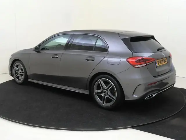 Mercedes-Benz A-klasse 180 Business Solution AMG / Carplay / 18"/ Achteruitrijcamera/ Parktronic/ Hi...