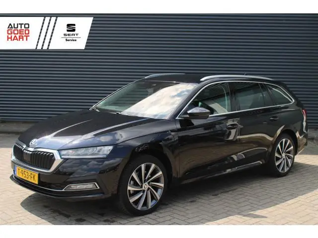 ŠKODA Octavia Combi 1.4 TSI iV PHEV Business Edition Plus Elek-trekhaak CarPlay Stoelverwarming