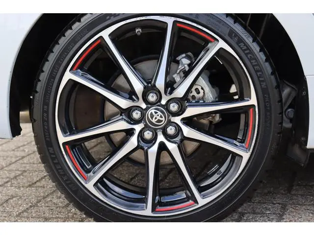 Toyota Yaris 1.5 Hybrid GR Sport, Head Up Display , Stoelverwarming , Navigatie