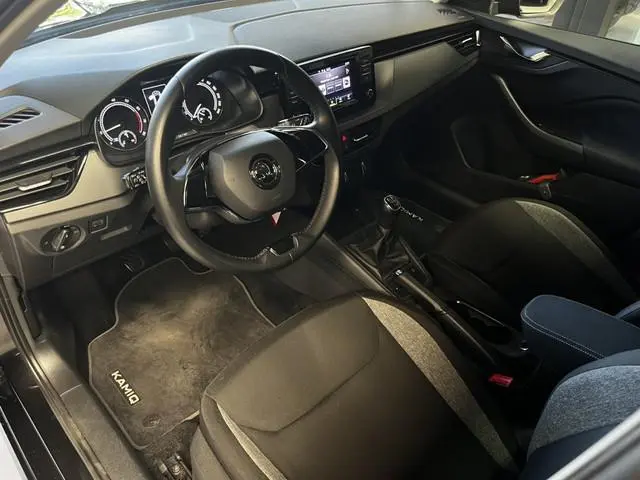 ŠKODA Kamiq 1.0 TSI Active Lichtmetalen velgen