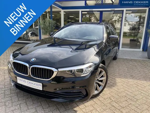 BMW 5-serie Touring 520i Corporate Lease Executive Elek trekhaak / Sport Stoelen / Camera / Elek tre...