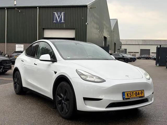 Tesla Model Y RWD 58 kWh SOH 95% | HW4 computer | BTW VERREKENBAAR | TESLA FABRIEKSGARANTIE TOT 01-2...