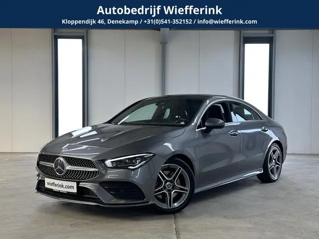 Mercedes-Benz CLA-Klasse 200 AMG Line | Pano | El. stoelen | LED |