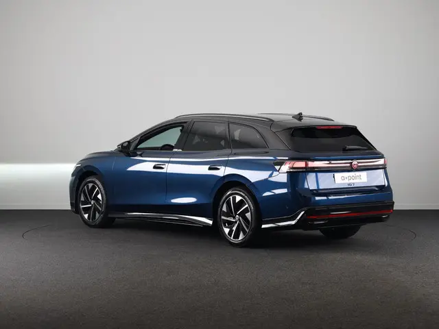 Volkswagen ID.7 Tourer Pro Limited Edition 77 kWh accu 286 PK | Velgen 19" | Trekhaak| Stoel & Stuur...