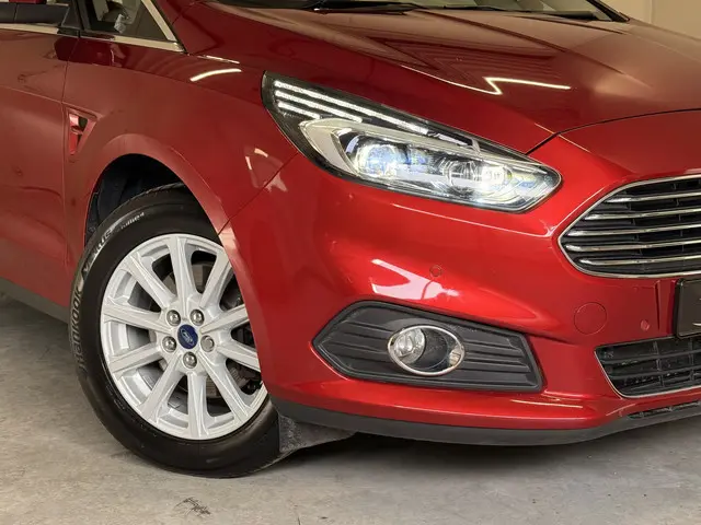 Ford S-Max 1.5 Titanium 7 Persoons | Stoelverwarming | Apple Carplay | Cruise | Dode Hoek |