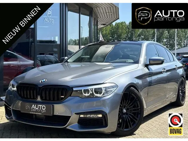 BMW 5-serie 530d High Executive 265PK | AUTOMAAT | PANO | Achteruitrijcamera | Leder | Memory | Head...