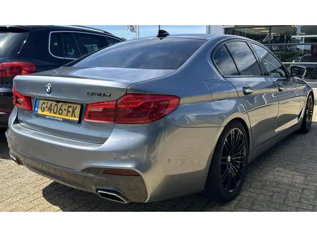 BMW 5-serie 530d High Executive 265PK | AUTOMAAT | PANO | Achteruitrijcamera | Leder | Memory | Head...