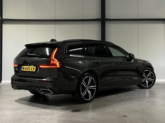 Volvo V60 2.0 T6 Recharge AWD R-Design Pano Harman/kardon