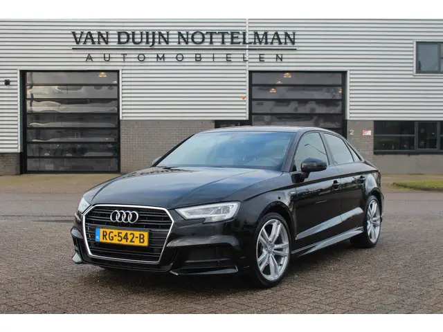 Audi A3 Limousine 1.5 TFSI CoD Sport S Line Edition / LED / N.A.P.