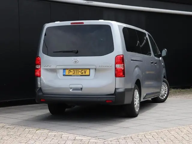 Toyota PROACE Shuttle 1.5 D-4D Cool Long | 9 PERS. | CRUISE | NAVI | PDC | APPLE CARPLAY |