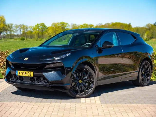 Lotus Eletre