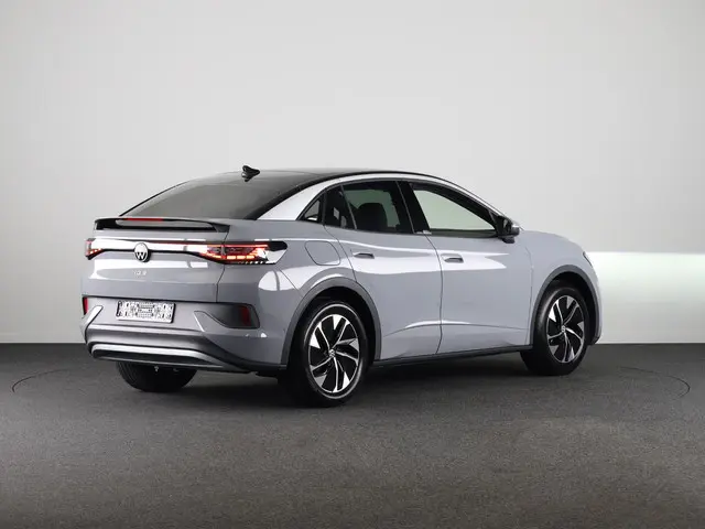 Volkswagen ID.5 Pro Business 77 kWh accu, 210 kW / 286 pk SUV Elek | 360 Camera | Led matrix | Navigatie | Elektrische Achterklep | Panoramdak | Stoelverwarming |