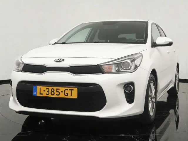 Kia Rio 1.4 DynamicLine 100PK Automaat - Navigatie - Camera - Climate control - Cruise control - LED lampen - 12 maanden garantie