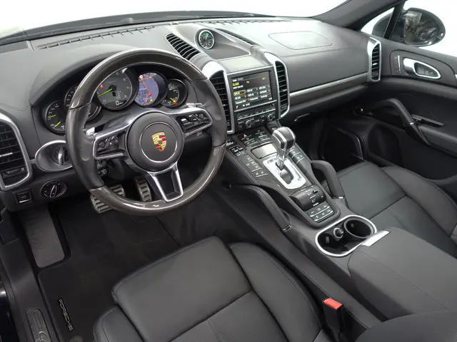 Porsche Cayenne 3.0 S E-Hybrid NAP 49dkm, Sport Chrono, Burmester, Memory, Carbon, Keramisch, Keyles...