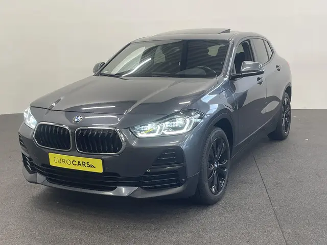 BMW X2 xDrive25e High Executive Sportline Panoramadak Groot Navi carplay/android Sportstoelen stoelv...
