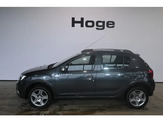Dacia Sandero 0.9 TCe Stepway Tech Road Airco Navigatie Trekhaak Goed Onderhouden! Inruil Mogelijk!