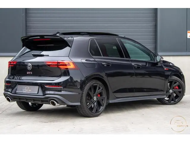 Volkswagen Golf 2.0 TSI GTI PANO CAMERA MISTLAMPEN IQ STOELVERWARMING