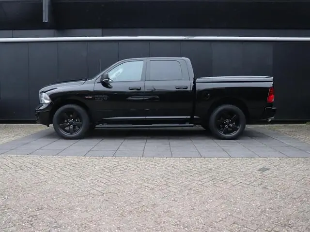 Dodge Ram 1500 5.7 V8 4x4 Crew Cab Classic | LEDER | SCHUIFDAK | LPG | TREKHAAK | NAVIGATIE