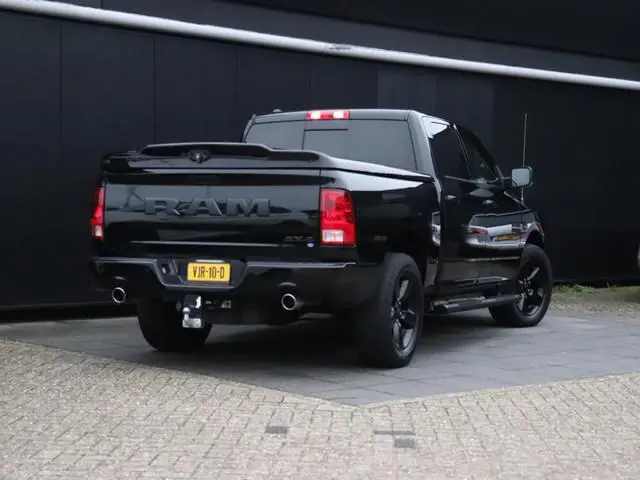 Dodge Ram 1500 5.7 V8 4x4 Crew Cab Classic | LEDER | SCHUIFDAK | LPG | TREKHAAK | NAVIGATIE