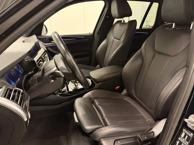 BMW X3 xDrive30e | Stoelverwarming | Achteruitrijcamera | Trekhaak | Cruise | Apple Carplay / Androi...