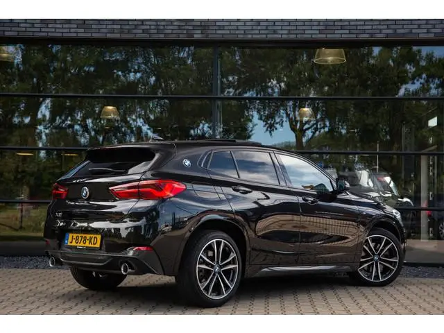 BMW X2 sDrive20i High Executive M-Sport , Panoramadak, Head-up display, Memory, Head-up display,