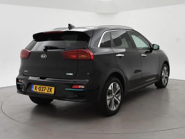 Kia e-Niro EXECUTIVELINE 64 kWh 98% SOH! + STOELVENTILATIE | JBL | APPLE CARPLAY | LEDER | STUURVERW...